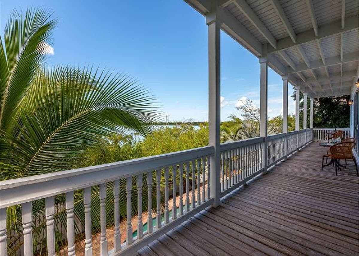 Coastal Comfort - Image 33