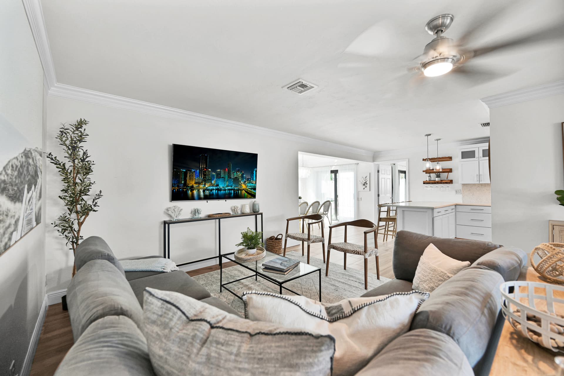 Robinson Place - Image 4