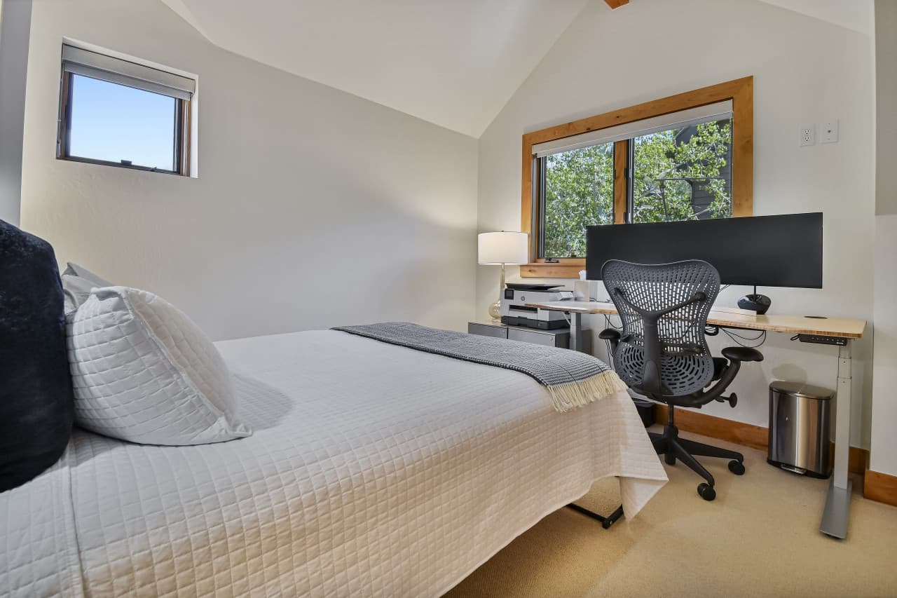 Mountain Crest Home - Image 24