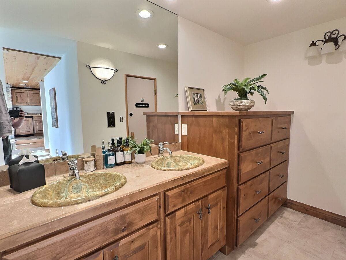 Four Sisters - Image 66