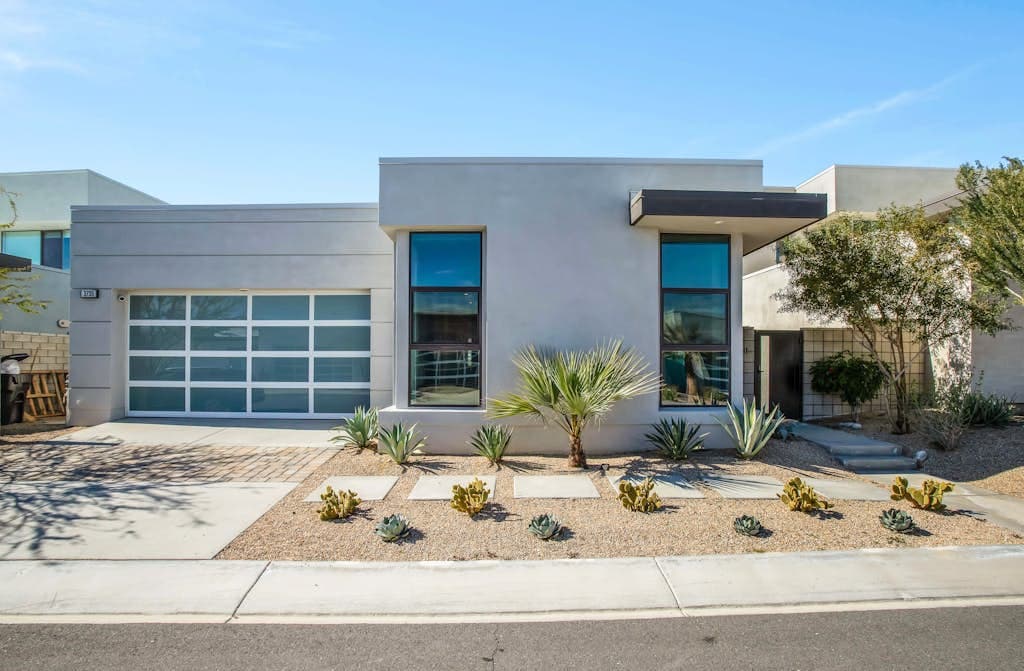 Majestic Mountain View - Image 2