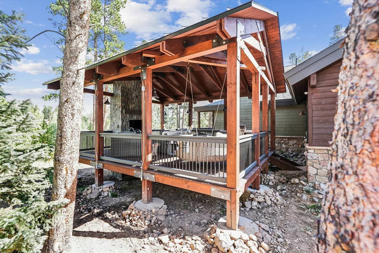 Pine Needle Lodge - Image 36