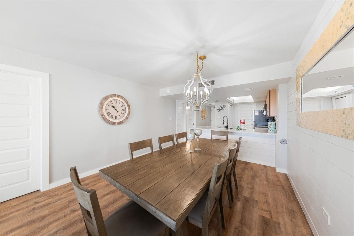 Ocean Vista Towers - Image 6