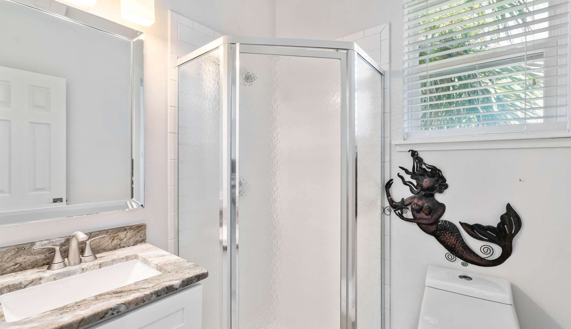 Latitudes Manor - Image 21