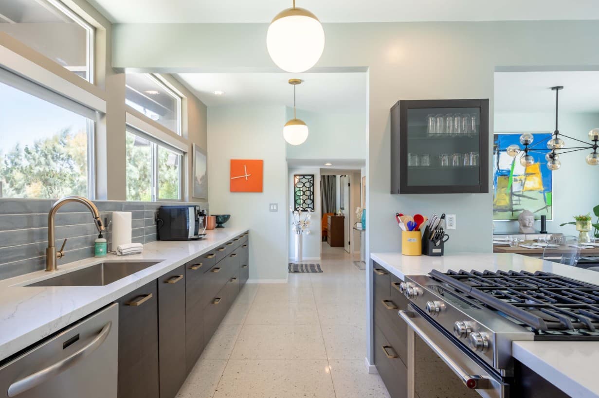 Hugh Kaptur's Mid Century Modern Oasis - Image 4