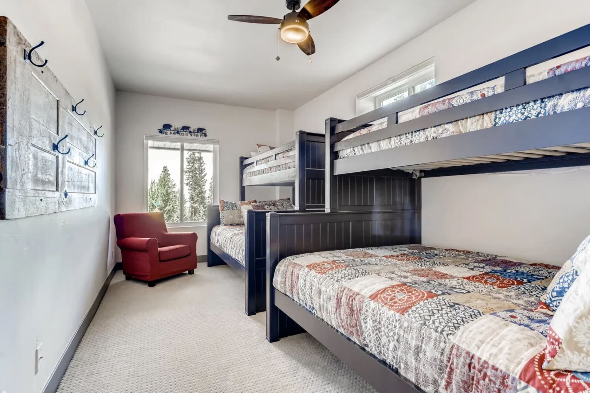 Mountain Vista Retreat - Image 22