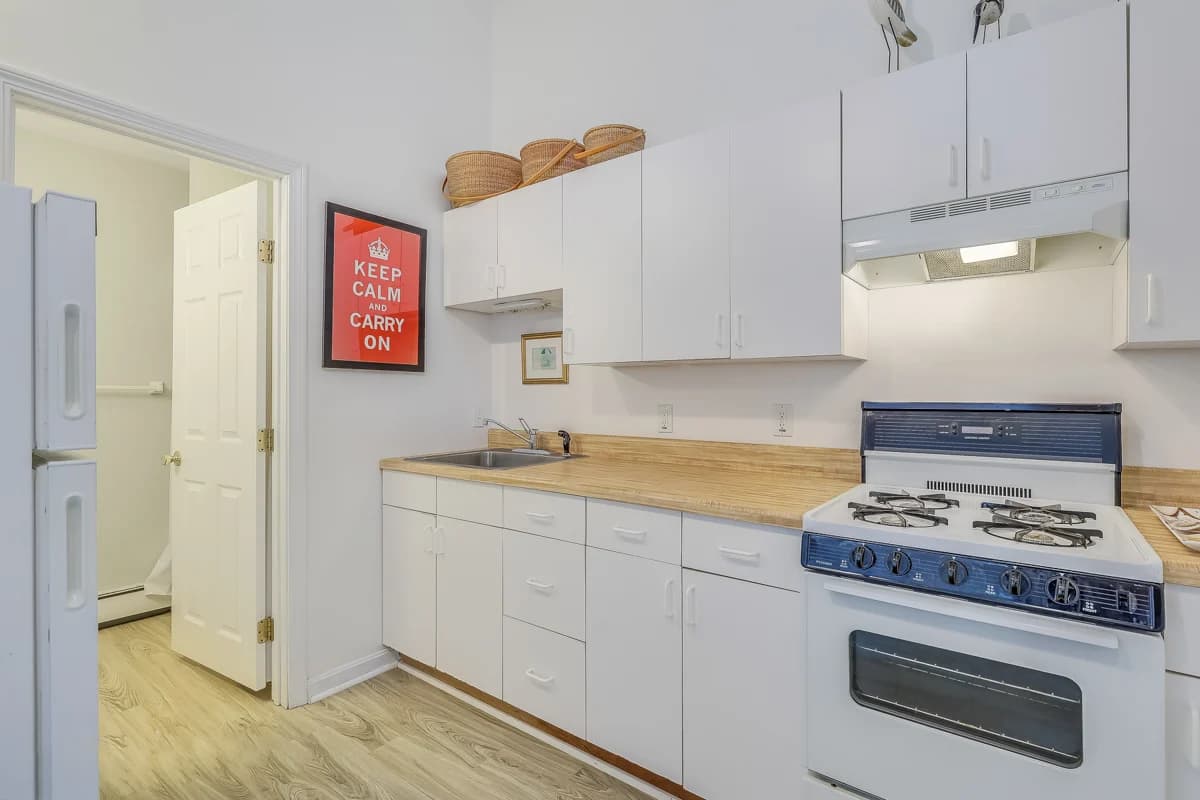 Queen's Landing - Image 25