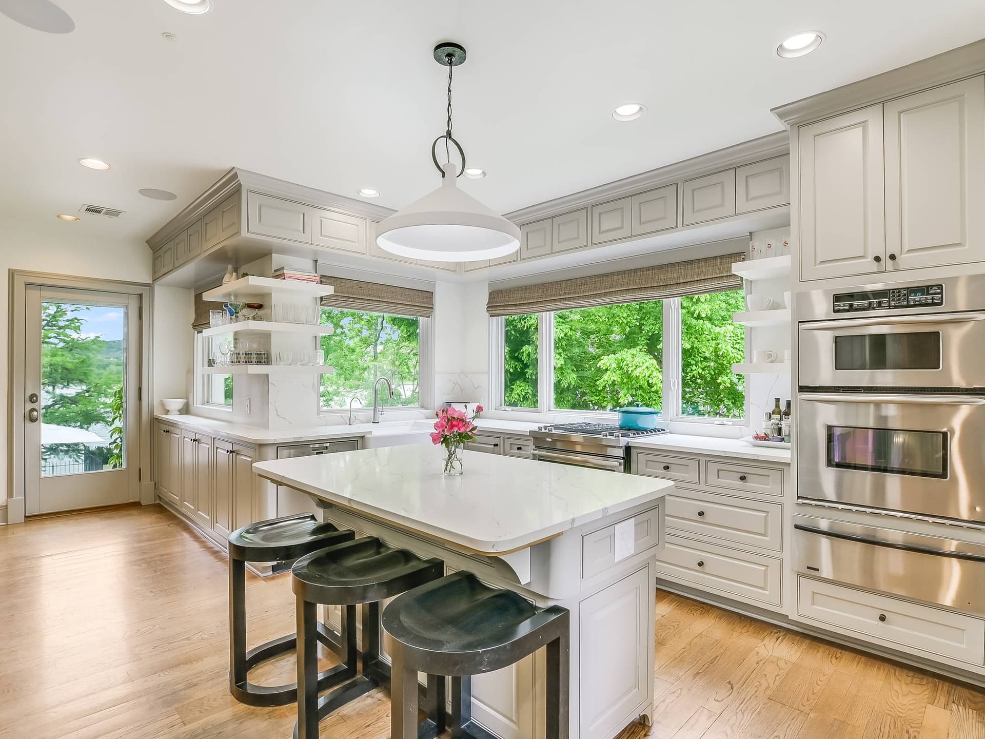 Manor on Lake Austin - Image 25