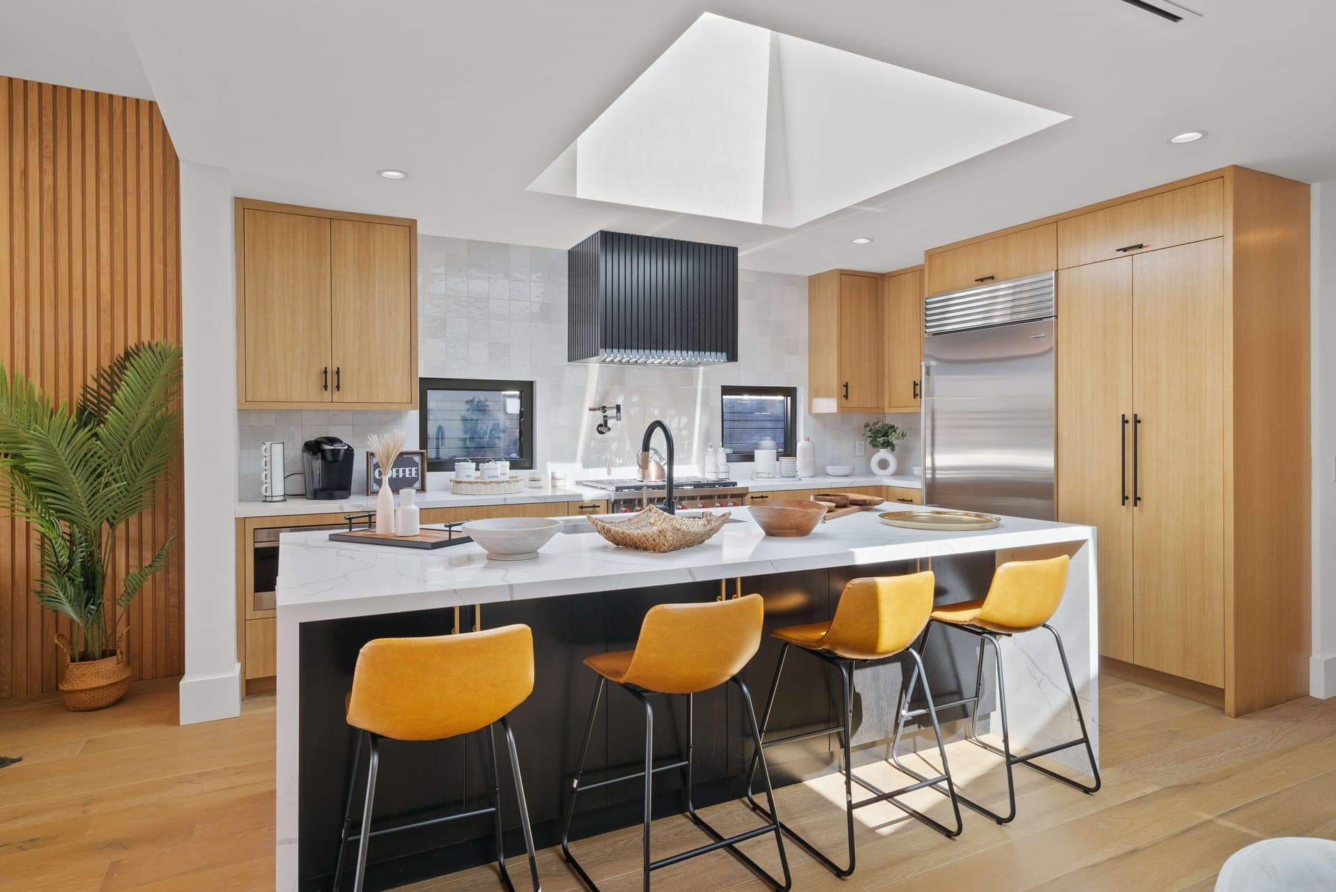 Lake Street - Image 8