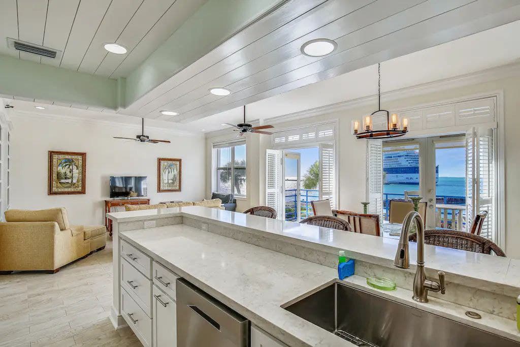 Sunset at Harbour Place - Image 9