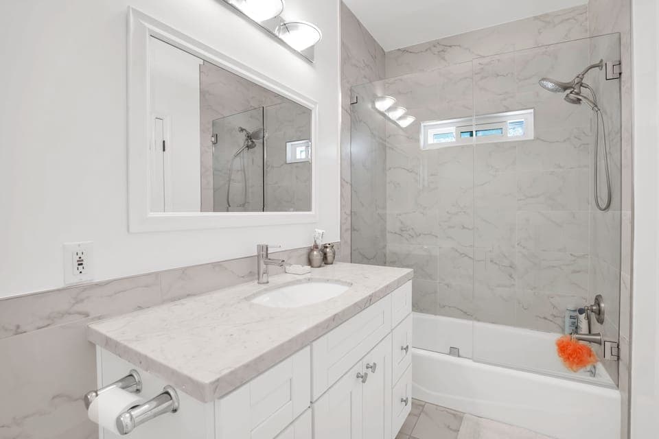 Pacific View Artist's Home - Image 32