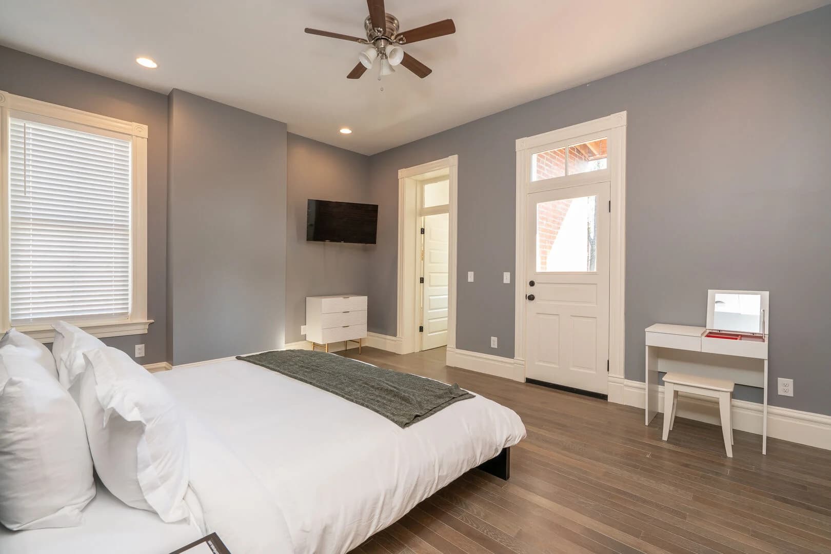 Grove Luxe Haven - Image 6