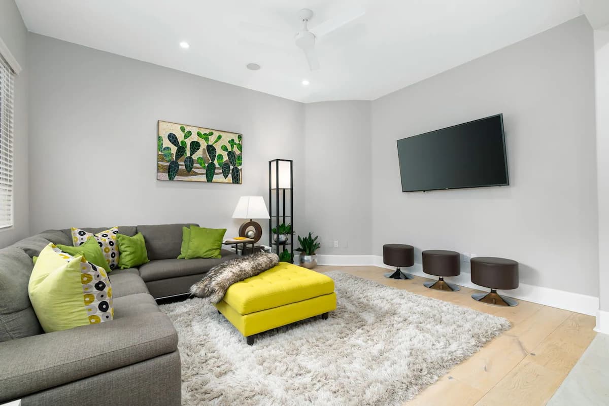 Lake View Home - Image 30