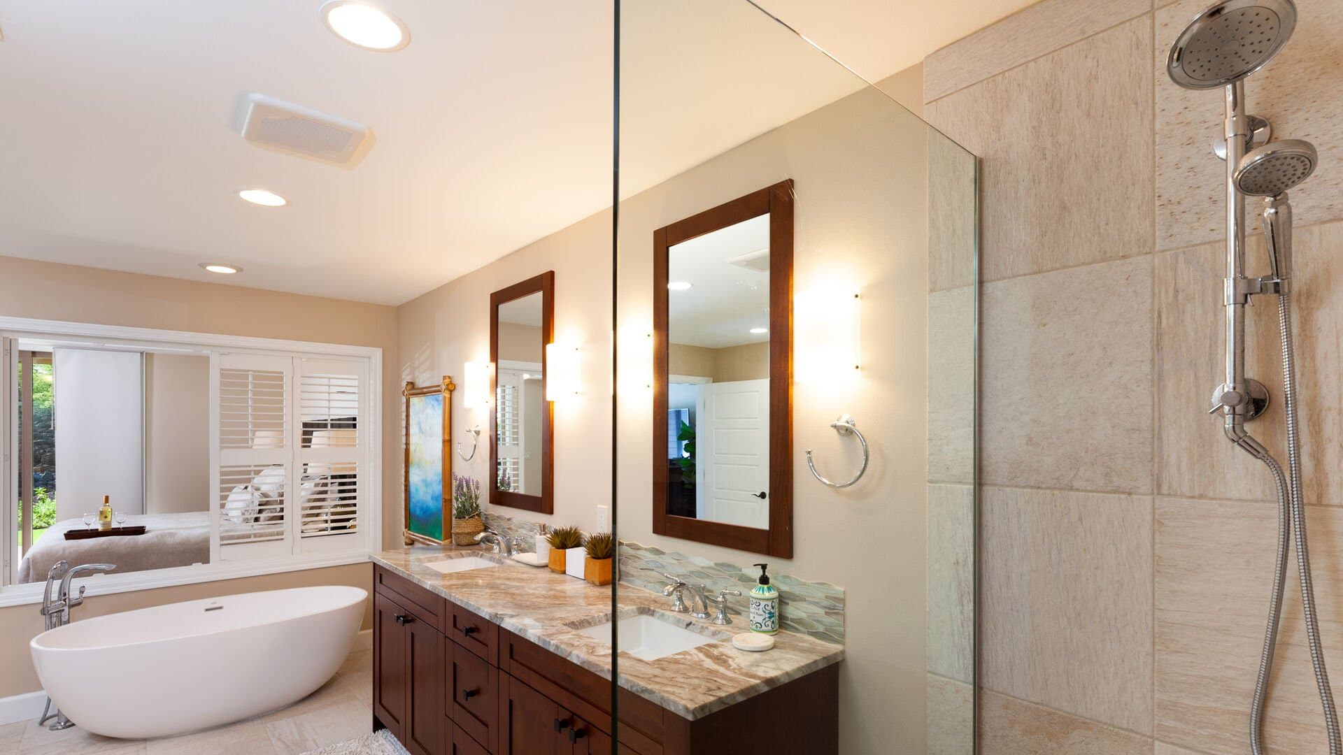 Hawaii Roma - Image 20