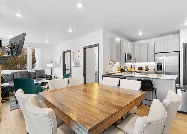 Crestview Chalet Bliss - Image 9