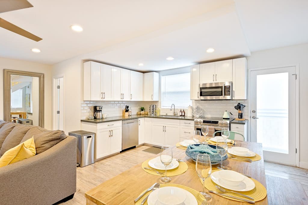 Retreat Compound - Image 7