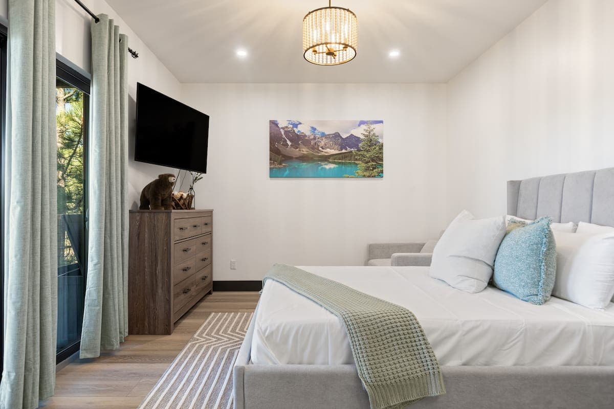 Bear's Retreat - Image 16