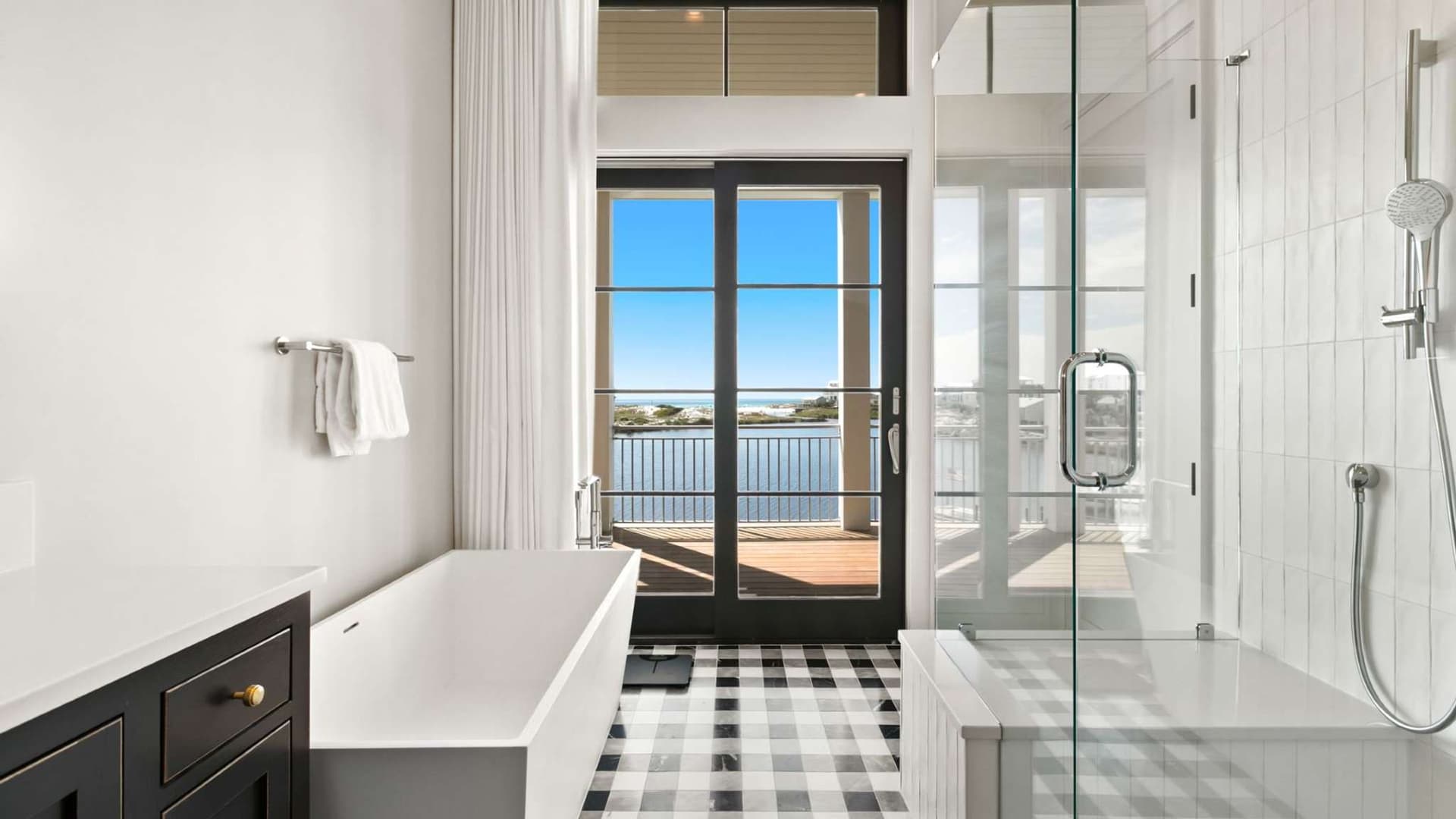 Lakeview Drive - Image 46