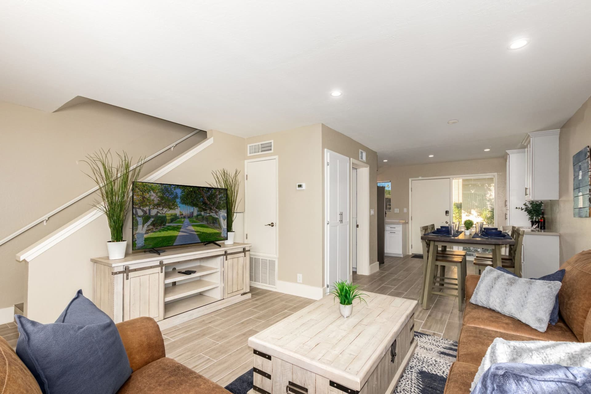 Nantucket Townhouse - Image 8