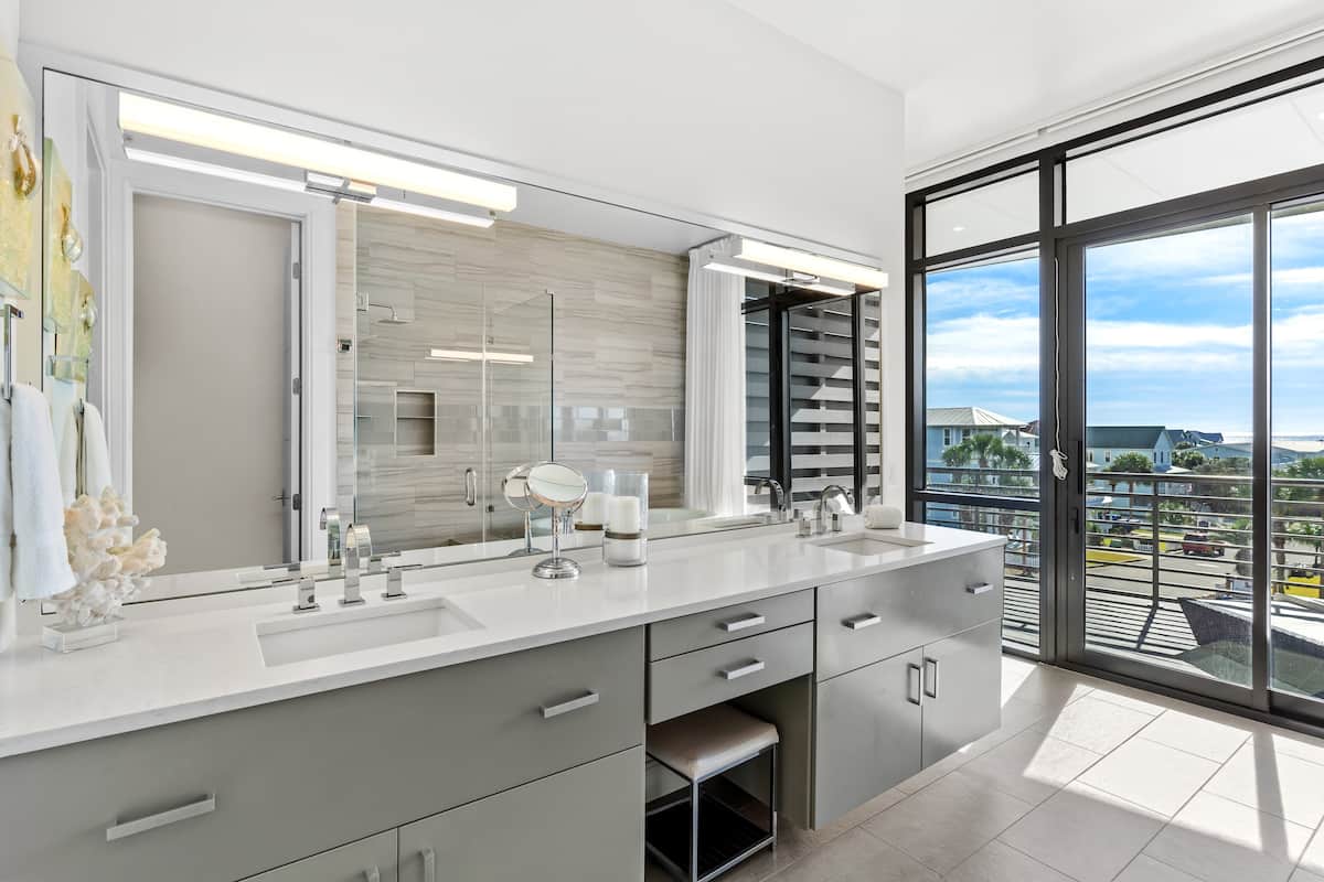 Crest One - Image 12