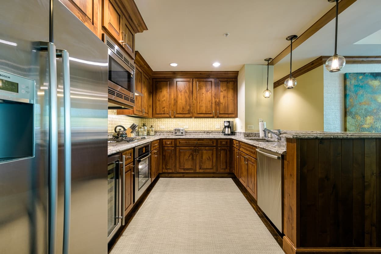 Cloud Nine at The Ritz-Carlton - Image 3