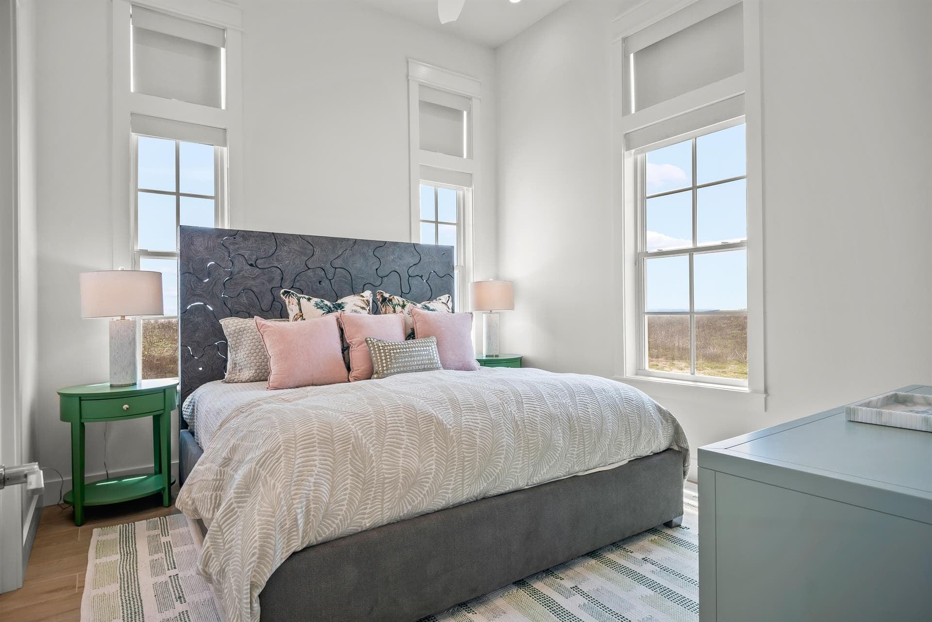 Holiday House - Image 34