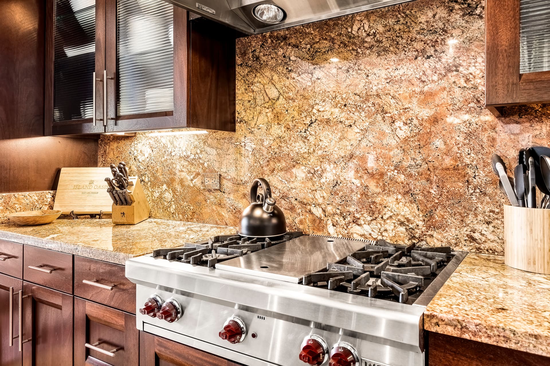 Island Oasis - Image 22