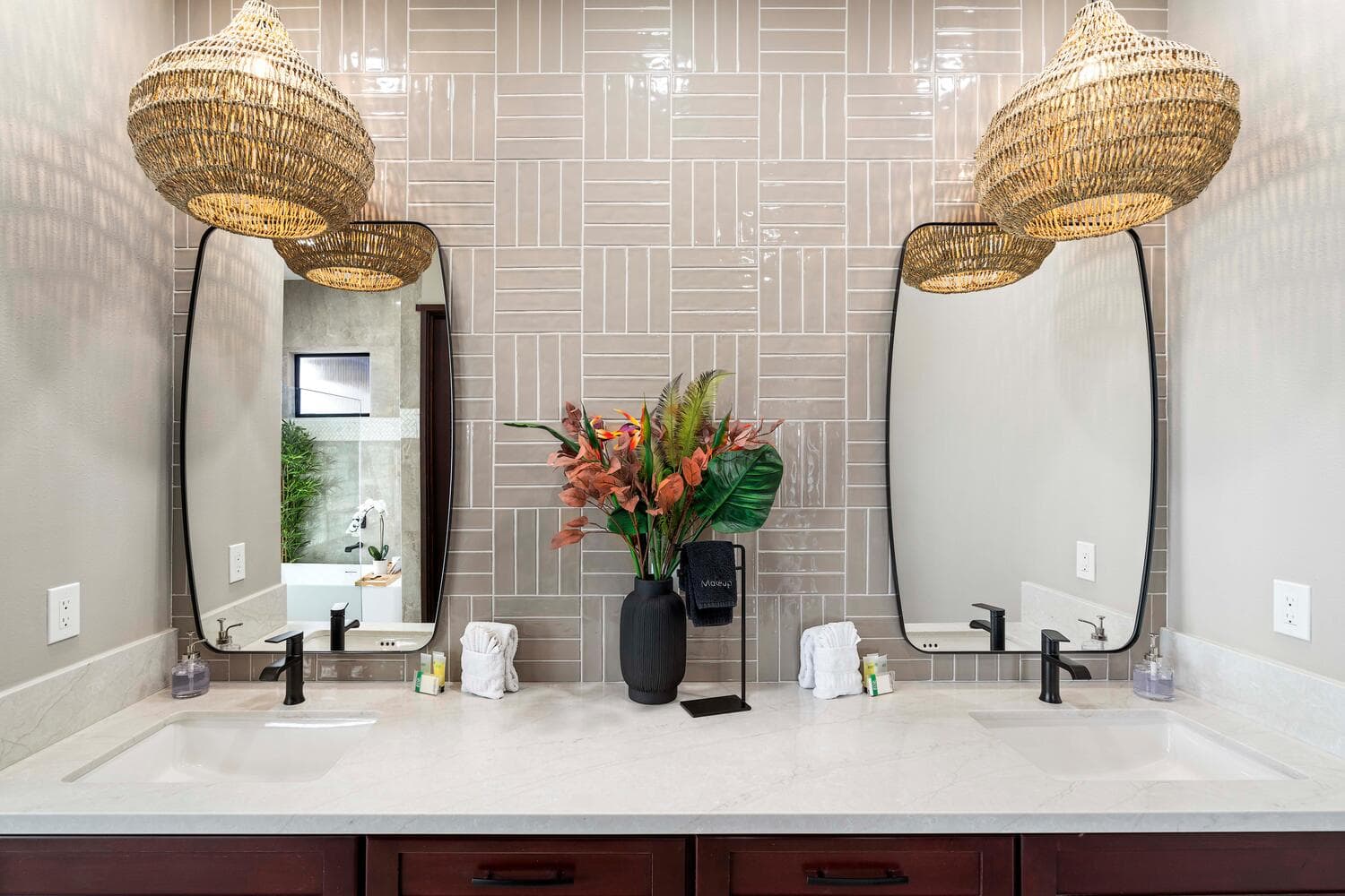 Island Oasis - Image 34