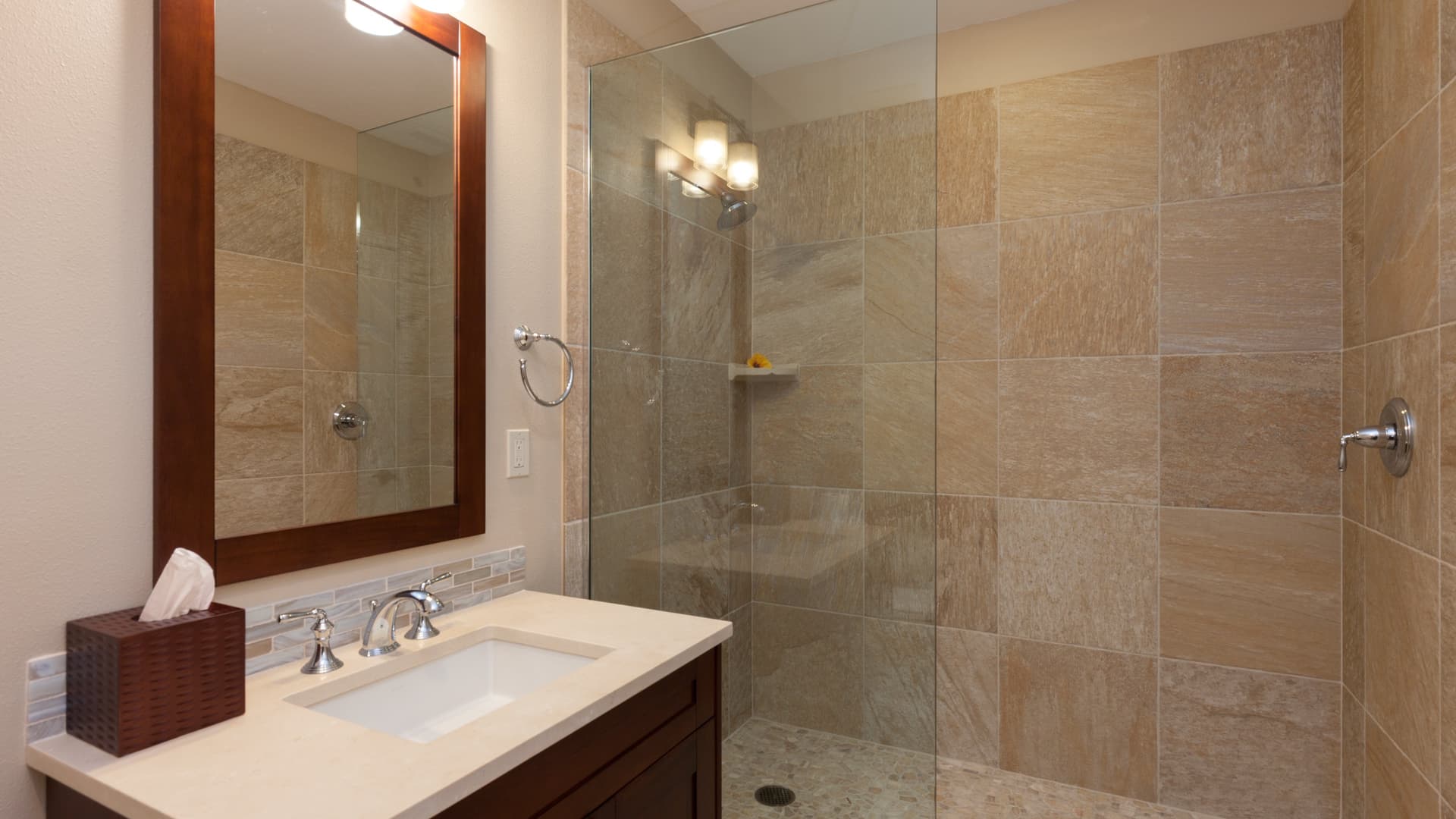 Island View - Image 17