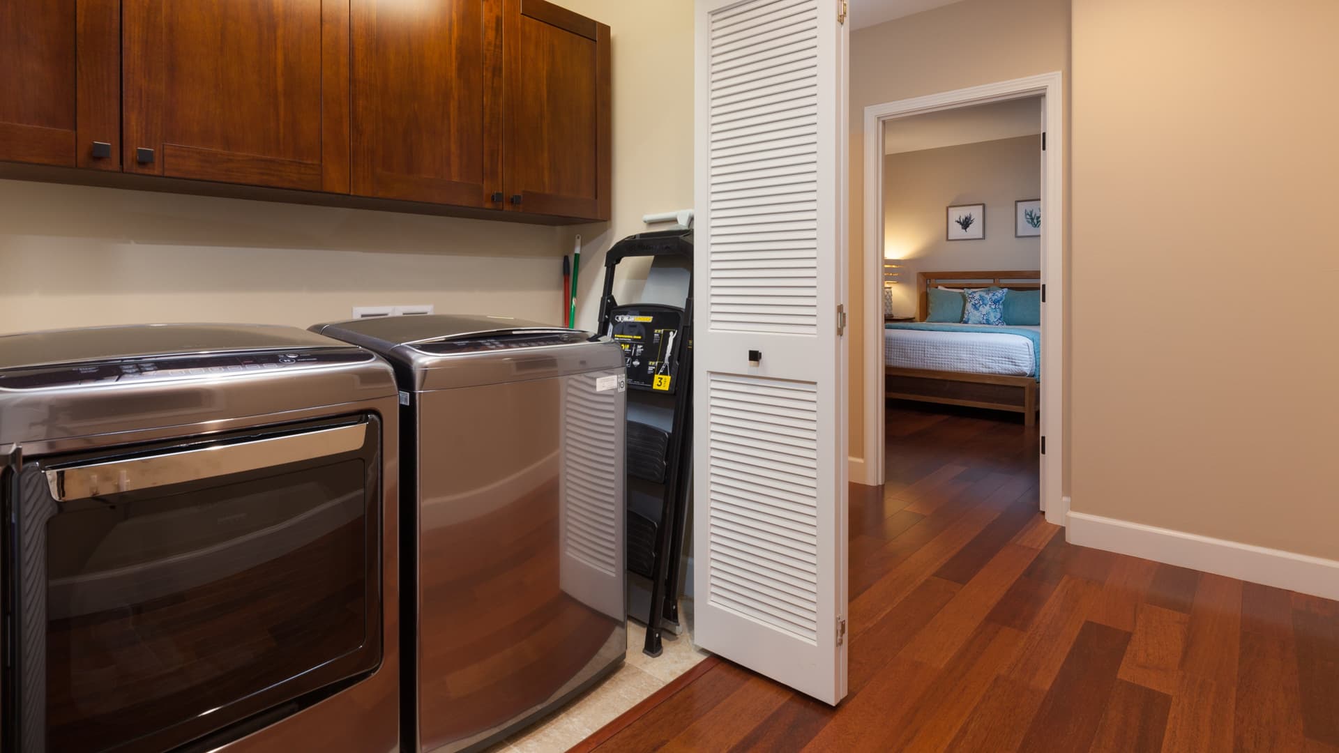 Island View - Image 21