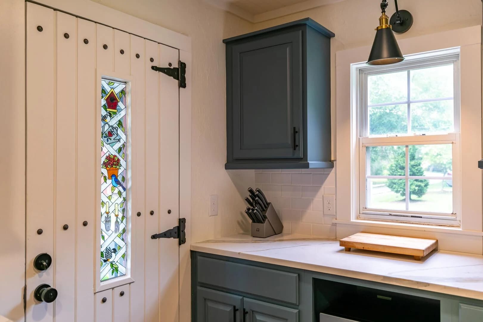 Riverside Retreat - Image 8