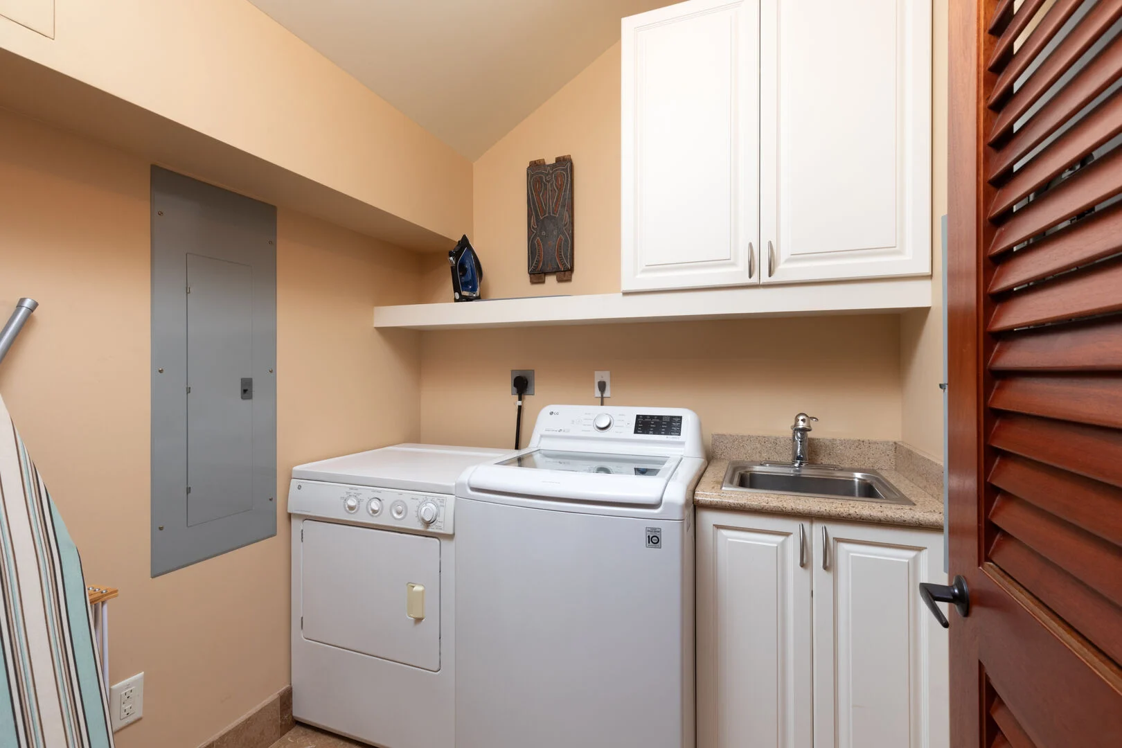 One Ocean Ohana - Image 33