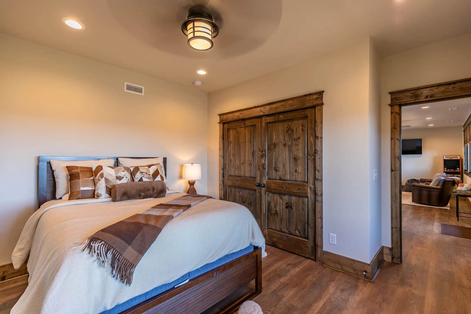 Bear Haven Hideaway - Image 29