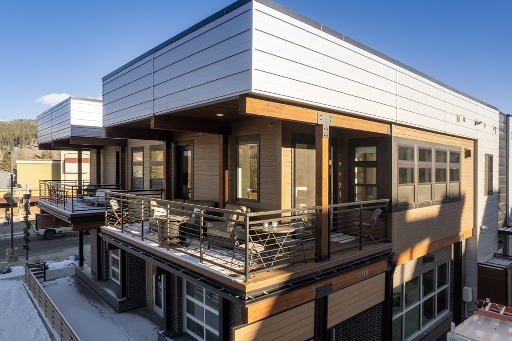 Continental Vista Condo - Image 5