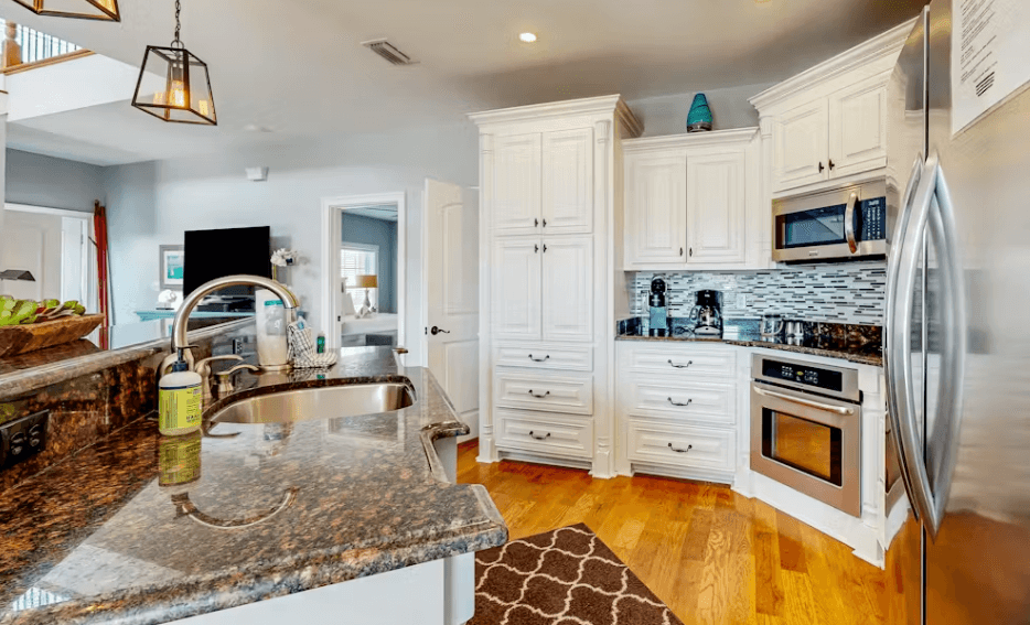 Bahama Breeze House - Image 12