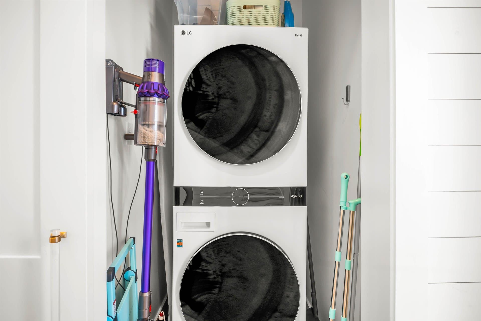 Let's "Glow" Girls - Image 23