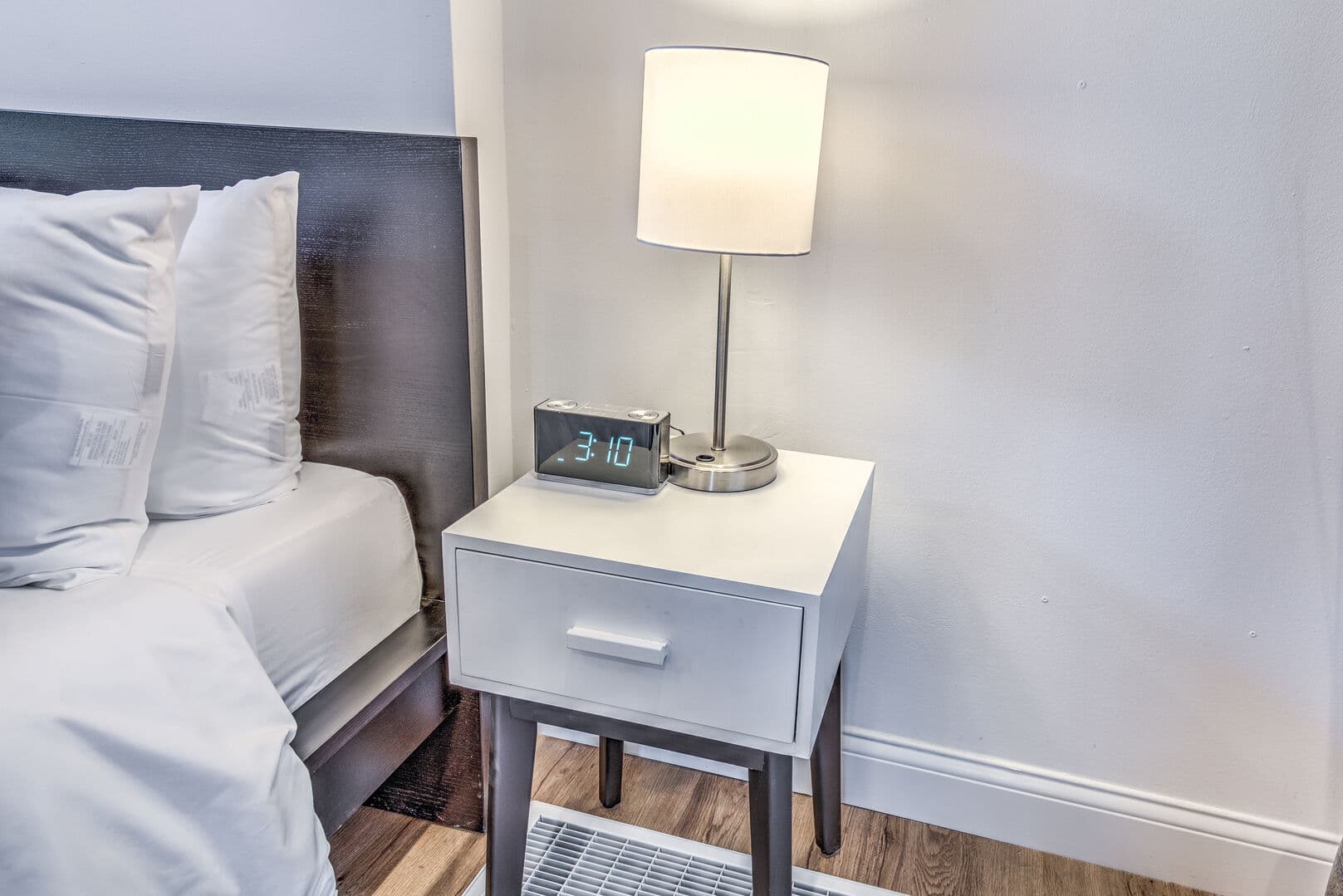 Lenox Comfort Corner - Image 18