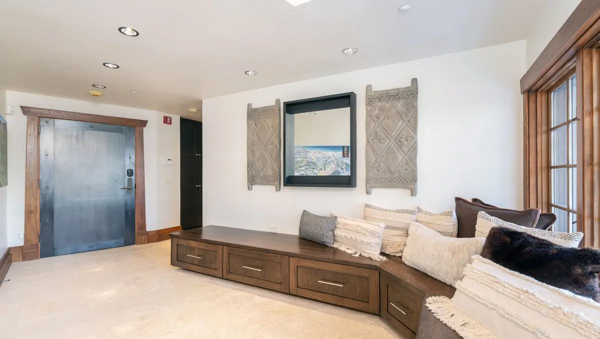 Plaza Tower - Image 8