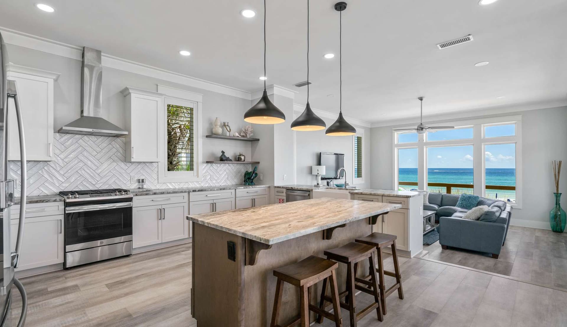 Latitudes Manor - Image 6