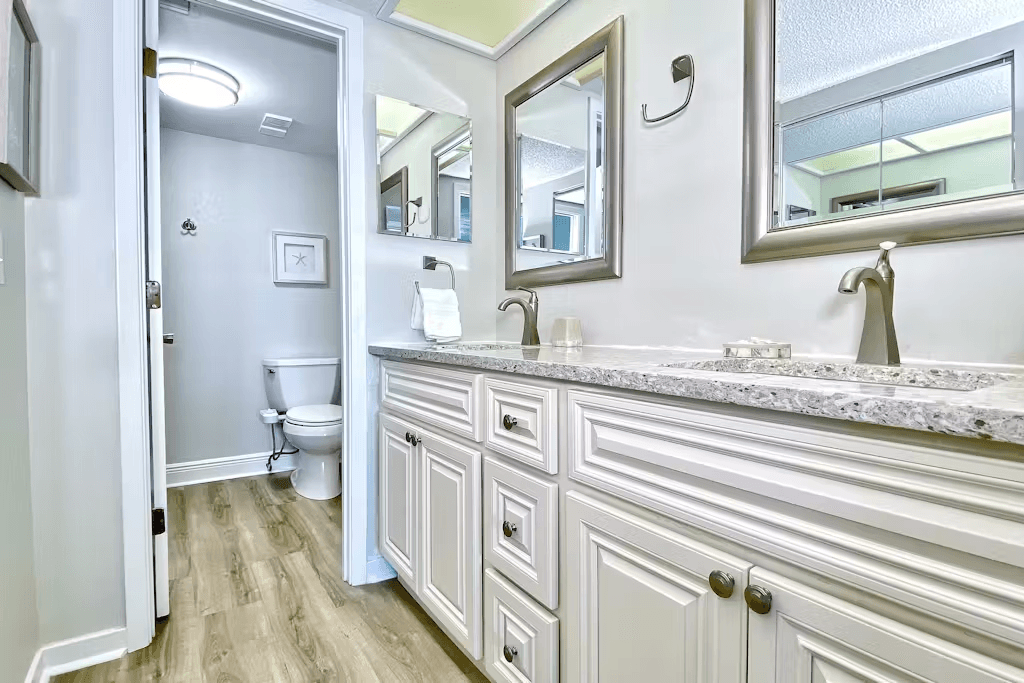 Reflections on the Gulf - Image 17