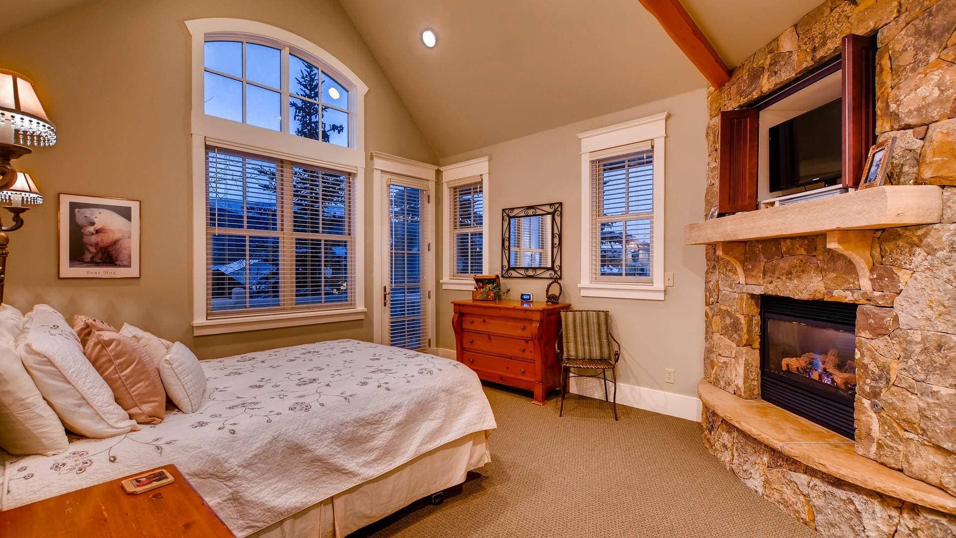 Victorian Home - Image 4