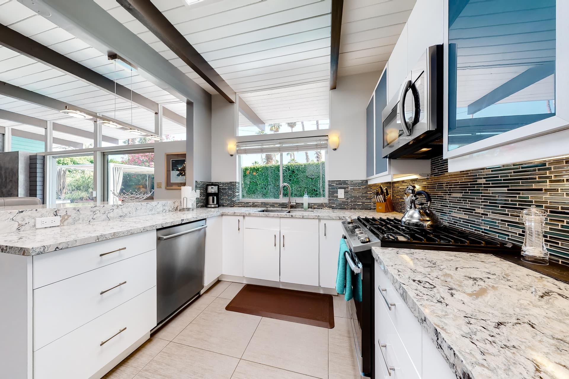 Twin Palms Sunsation - Image 23