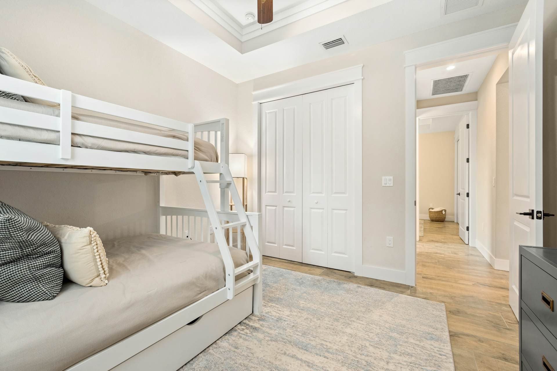 Paradise Daydream - Image 19