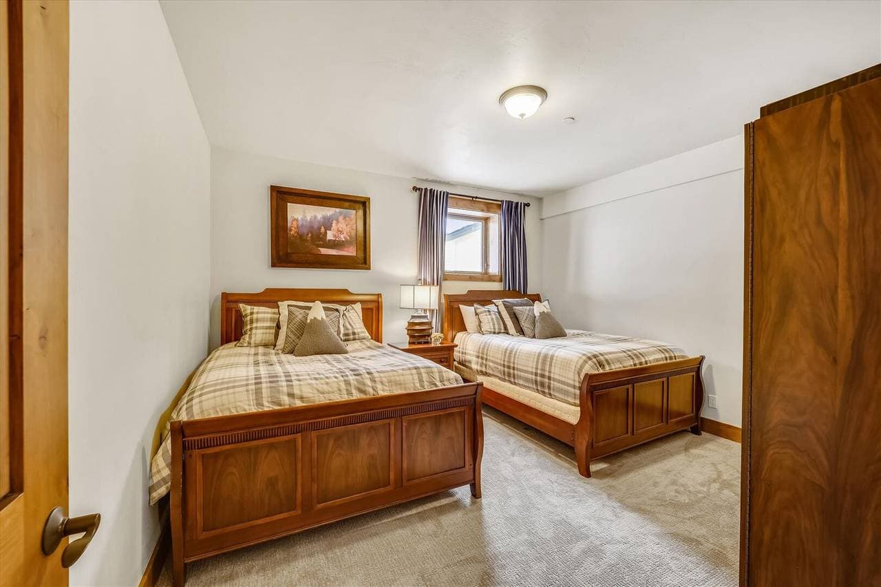 Goldenview Lodge - Image 37