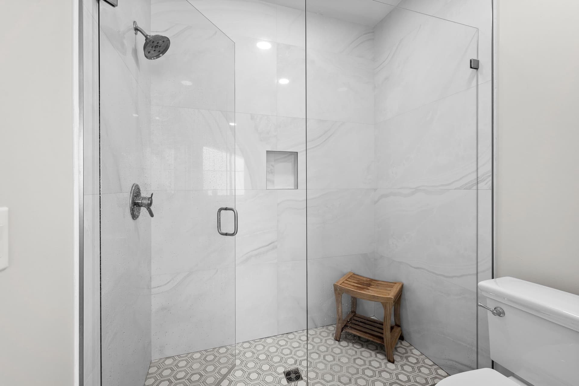 Beachside Haven - Image 21