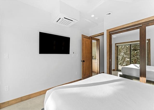 Ina's Way Townhome Unit B - Image 9