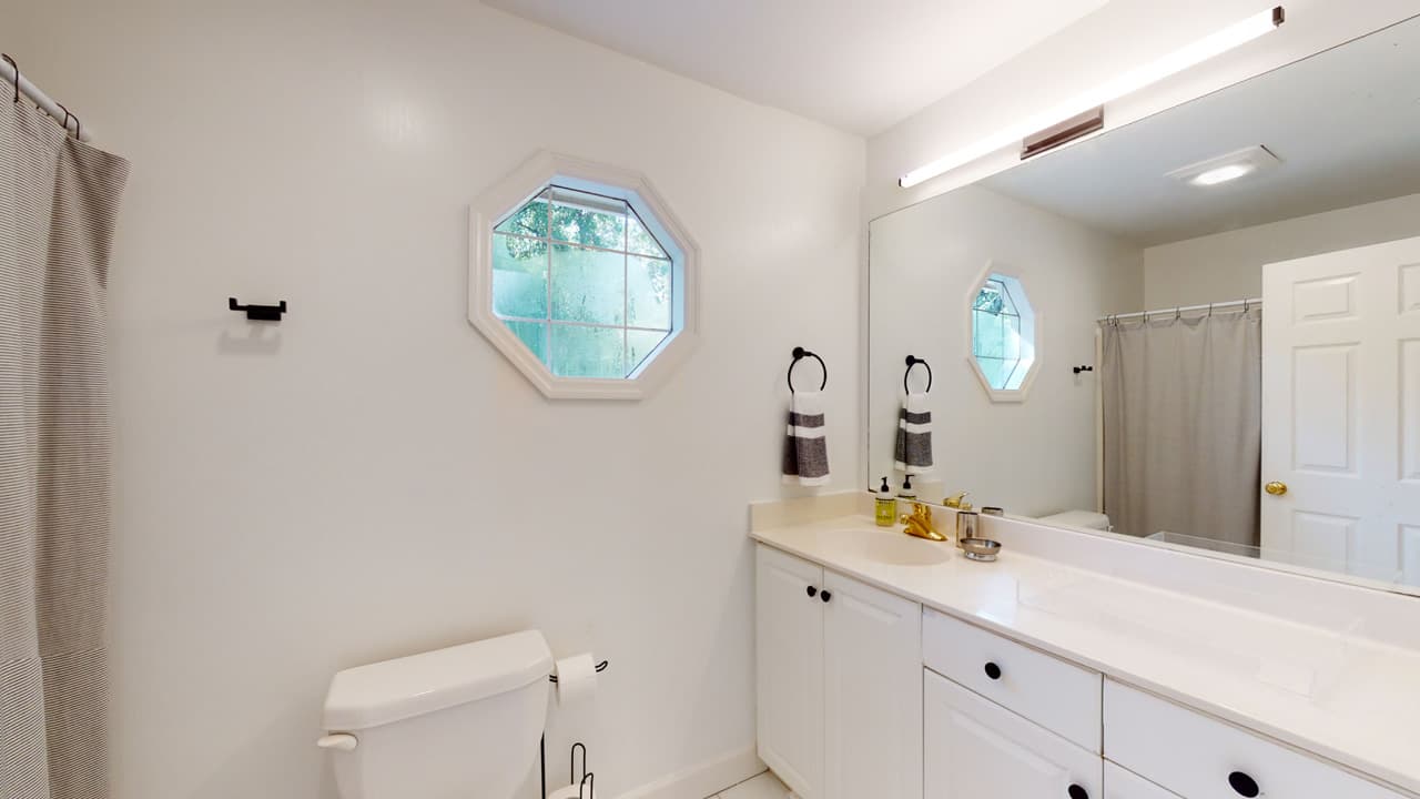 Swing House - Image 24