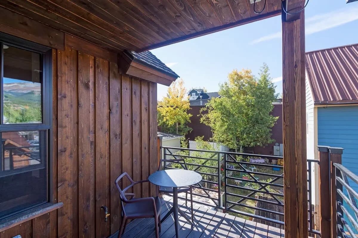 Aurum Condo - Image 11