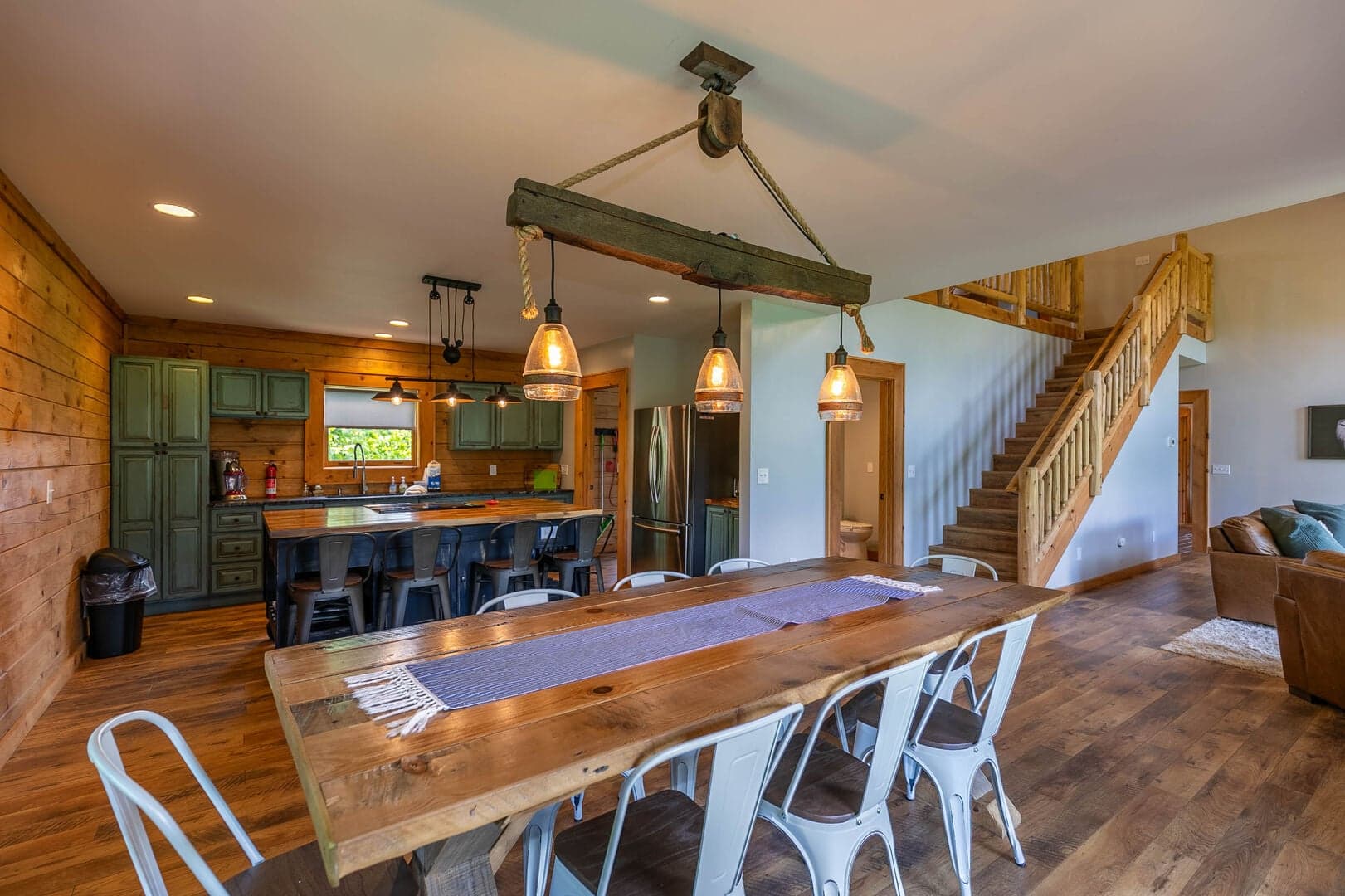 Mountain Range Retreat - Image 5