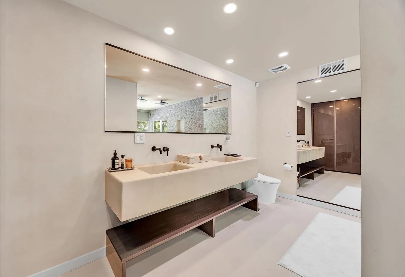 Sunset Plaza View - Image 26